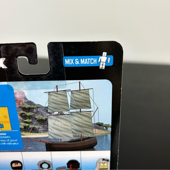 Roblox Funky Friday Funky Cheese Figure with Exclusive Virtual Item - Picture 8 of 13